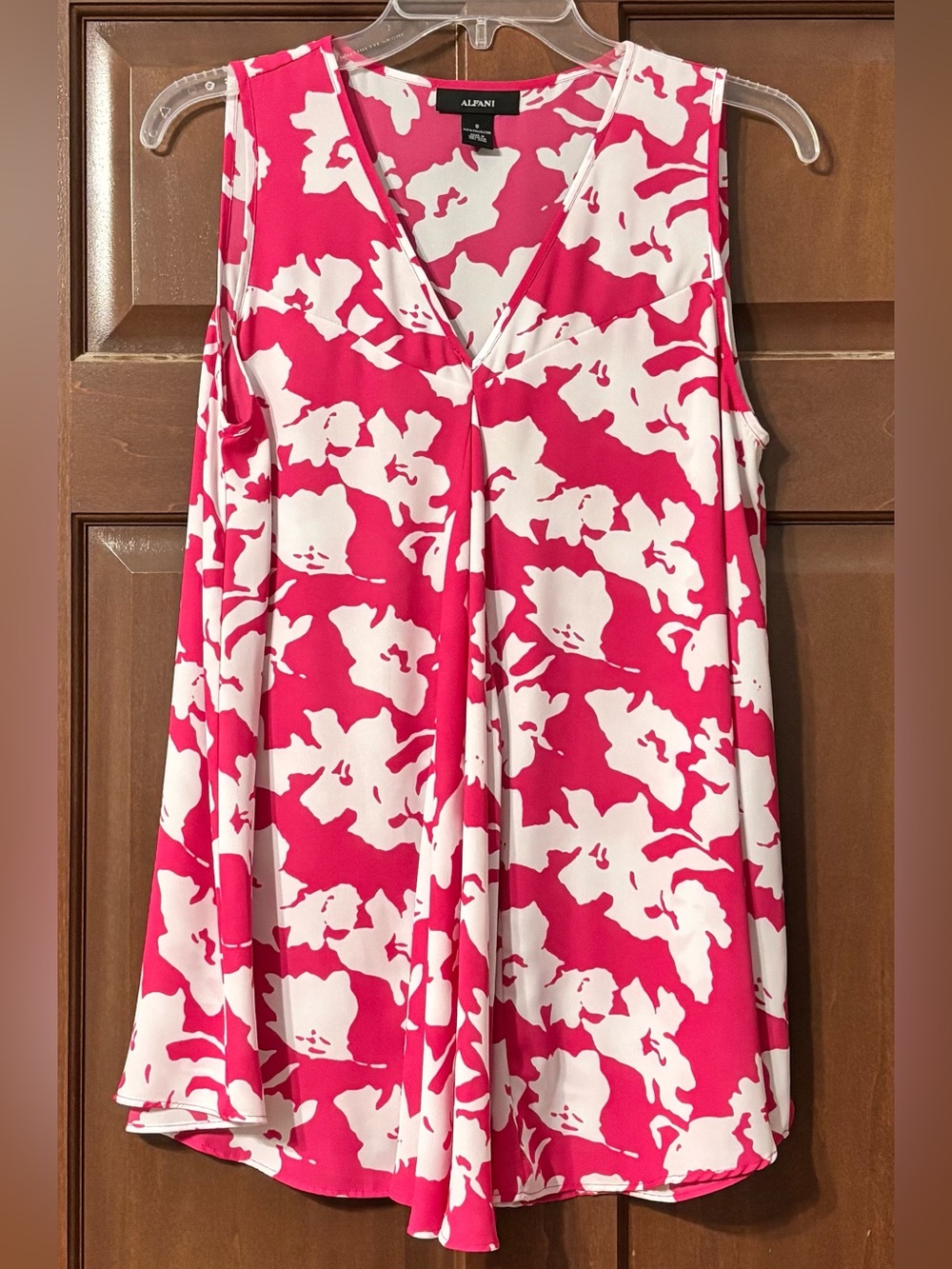 Alfani flowy, over sized, lightweight, hot pink sleeveless top tunic size 8